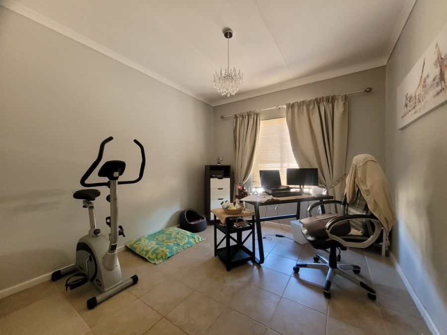 To Let 3 Bedroom Property for Rent in Paradise Beach Eastern Cape